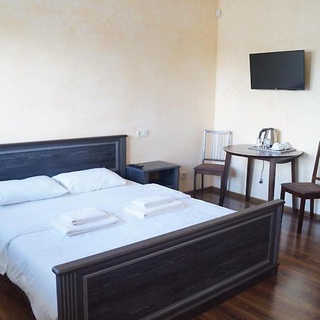 Rosinka Motel Ukrainka Eksteriør billede