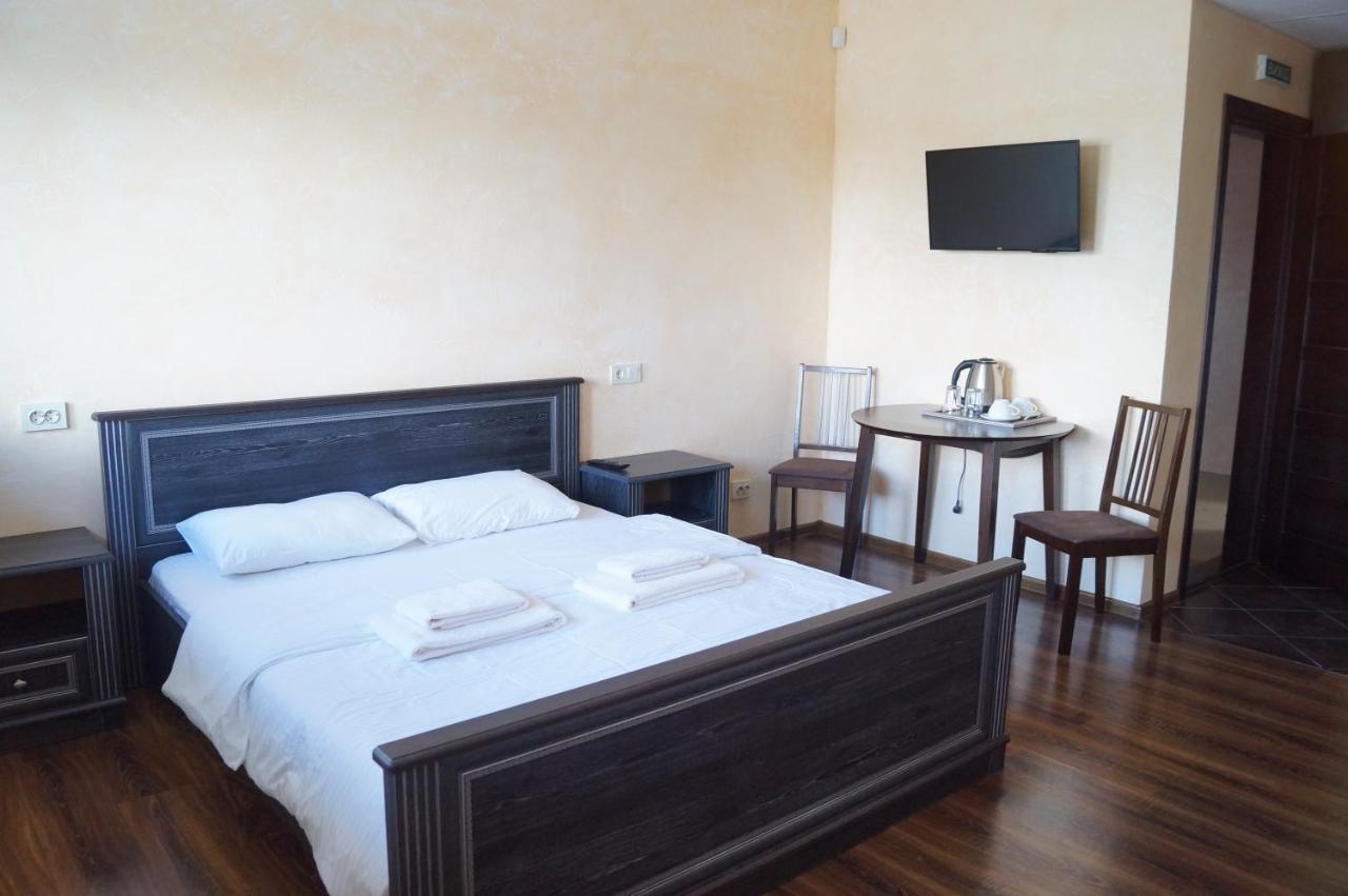 Rosinka Motel Ukrainka Eksteriør billede