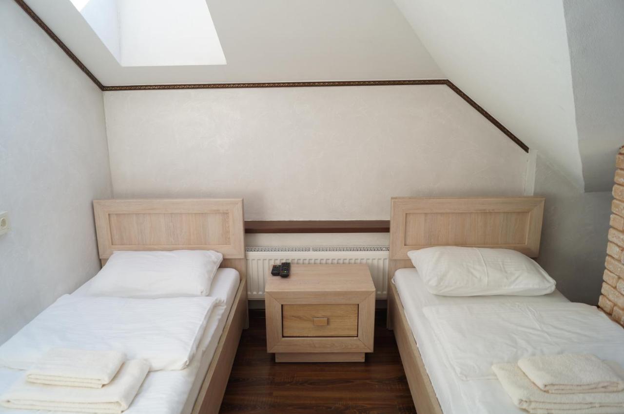 Rosinka Motel Ukrainka Eksteriør billede