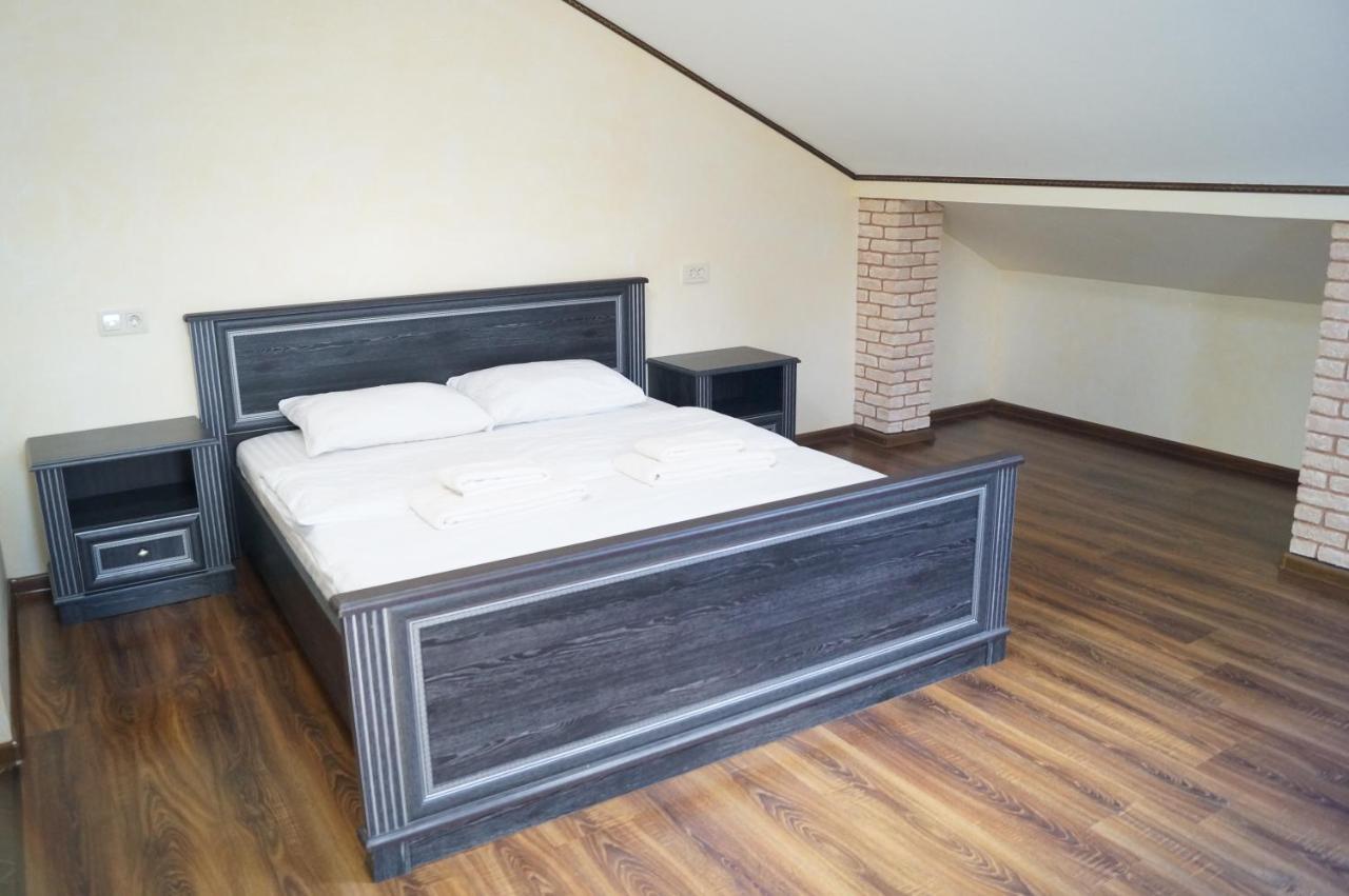 Rosinka Motel Ukrainka Eksteriør billede